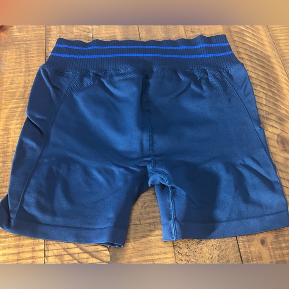 NWT FourLaps Aero Seamless 3” Athletic Short in Midnight / Azure Blue - Size M/L - Picture 4 of 6